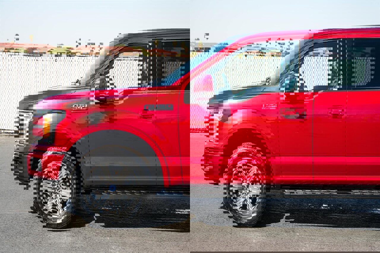 Used 2019 Ford F150 Lariat image 5