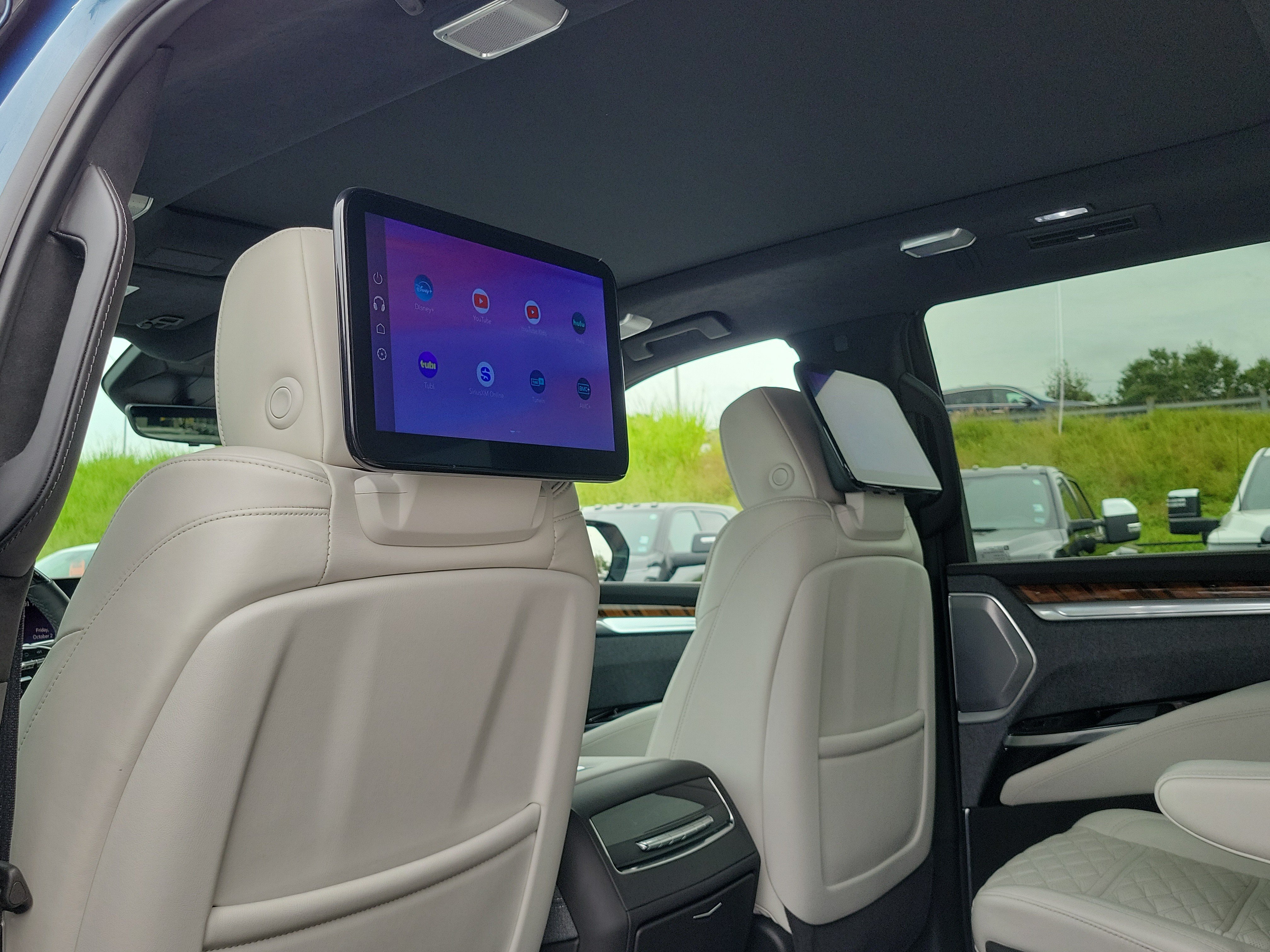 Used 2025 Cadillac Escalade Sport Platinum AWD/4WD image 15