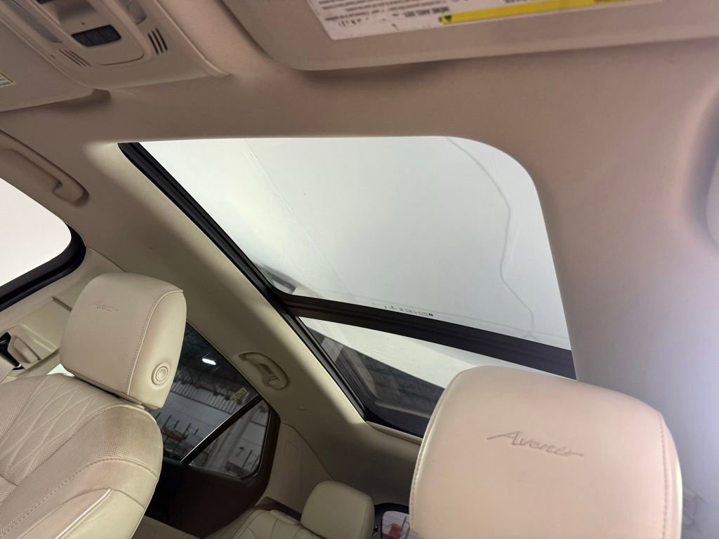 Used 2023 Buick Envision Avenir image 24
