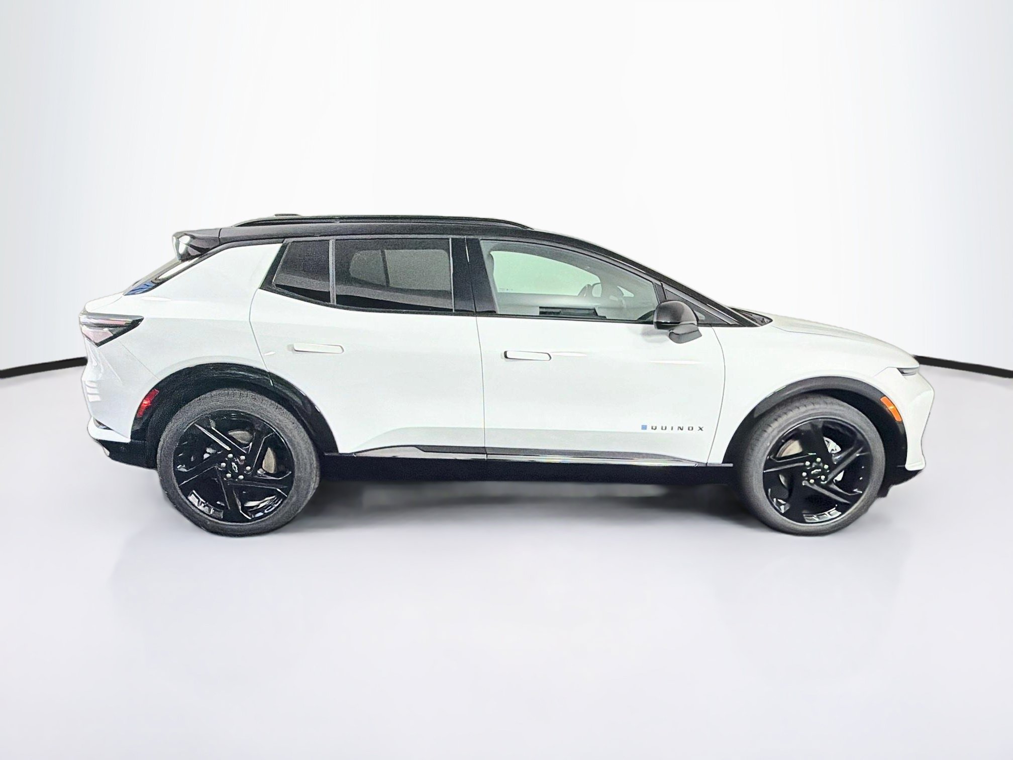 Used 2024 Chevrolet Equinox EV RS w/ Active Safety Package 3 FWD image 10