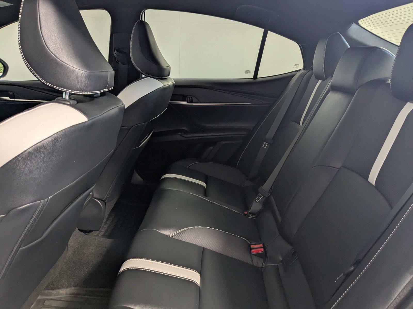 Certified 2026 Toyota Camry Hybrid FWD image 32
