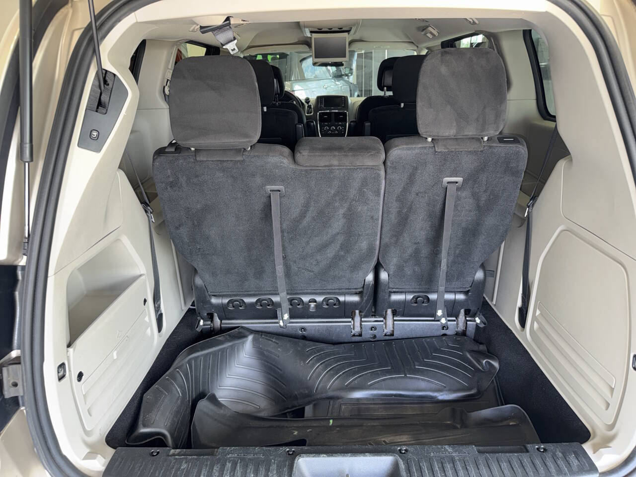 Used 2016 Dodge Grand Caravan SXT w/ Rear Park Assist Package FWD image 27