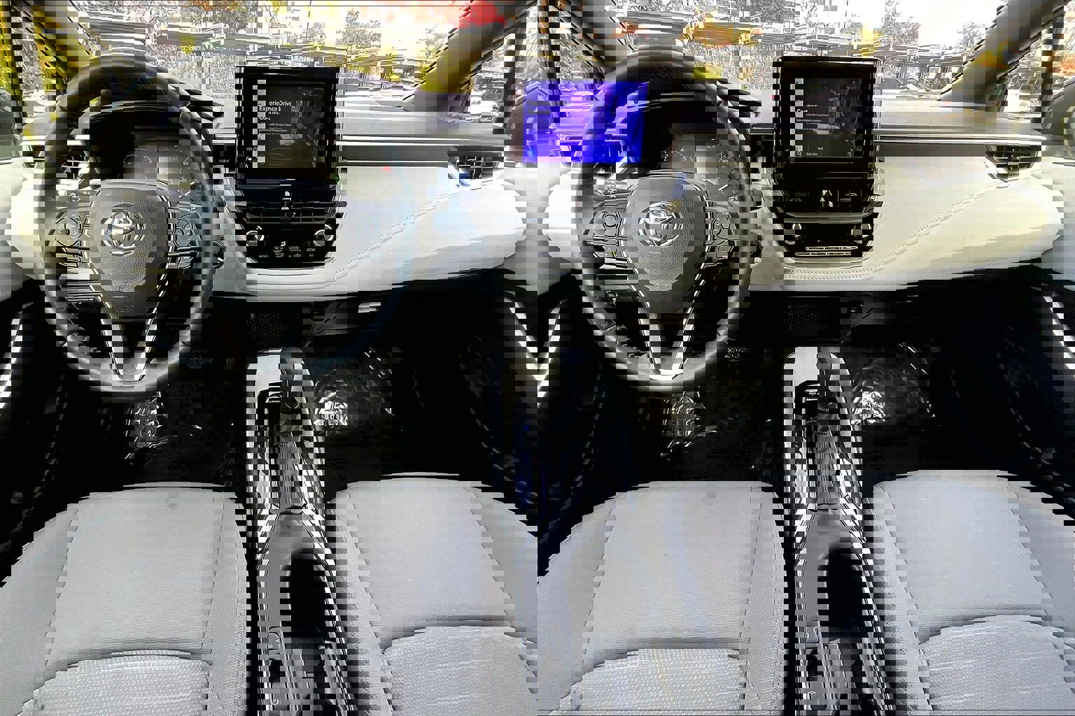 Used 2025 Toyota Corolla SE image 14