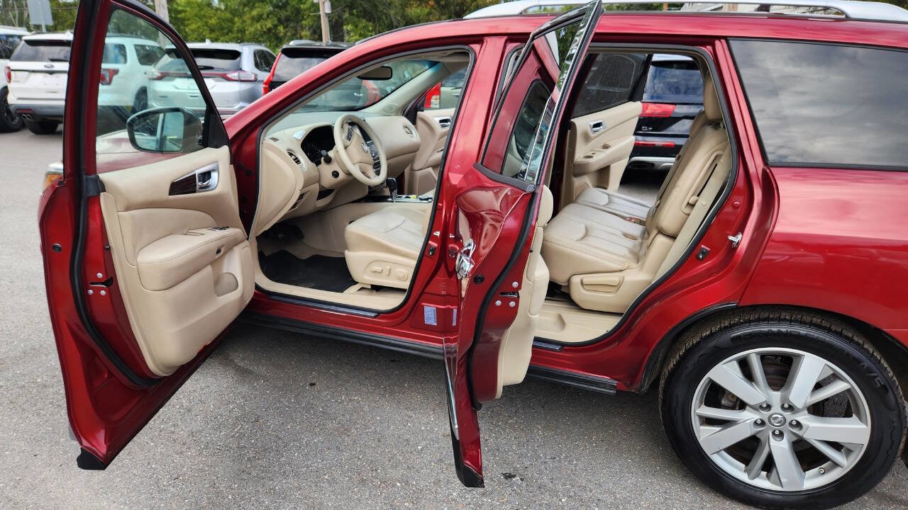 Used 2013 Nissan Pathfinder Platinum w/ Platinum Premium Pkg image 24