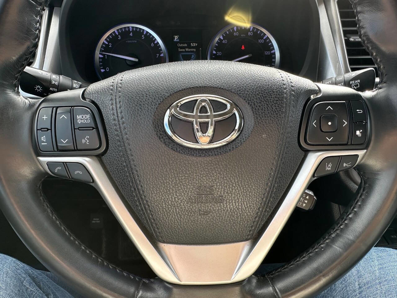 Used 2018 Toyota Highlander XLE image 19