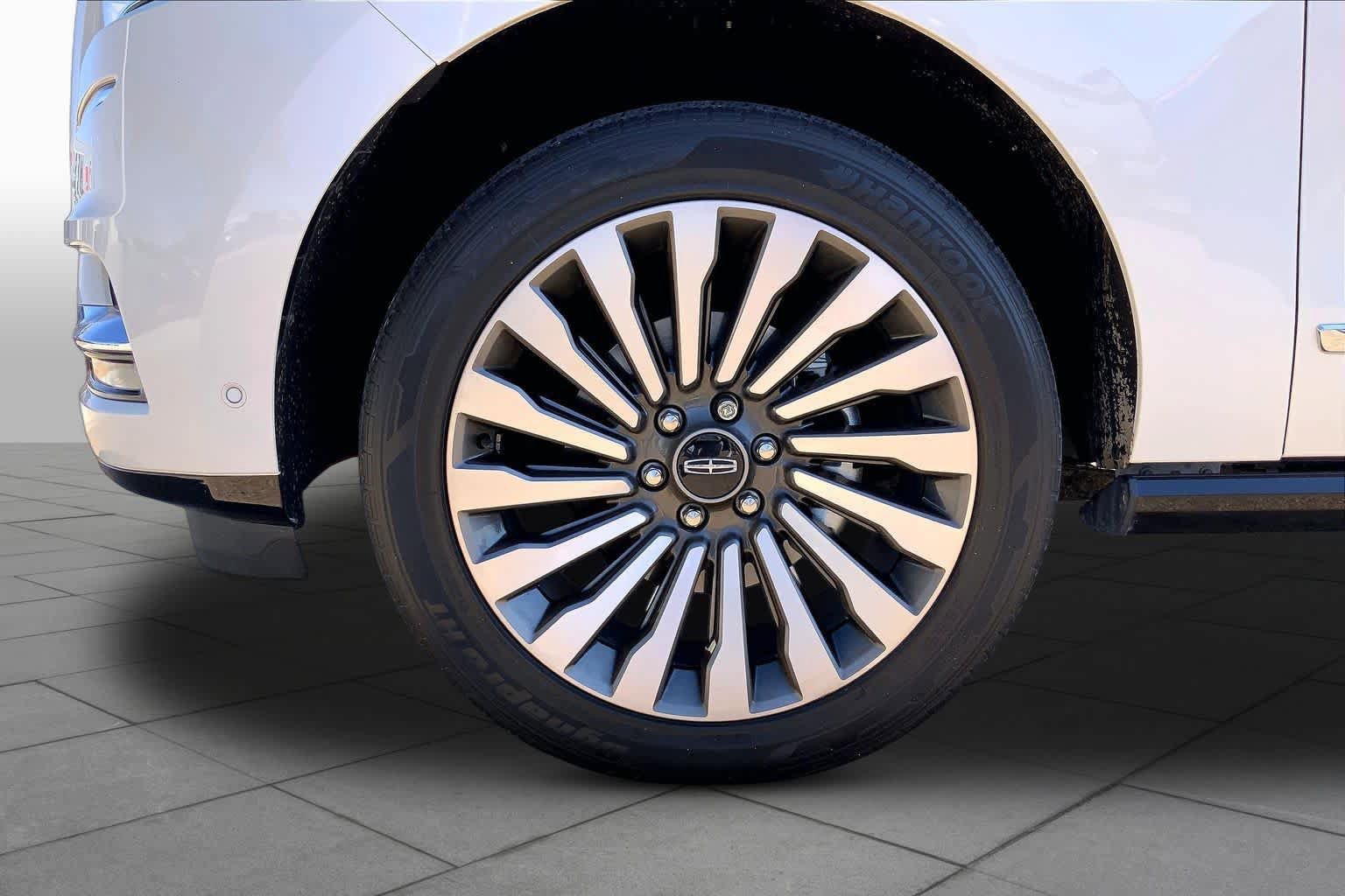 Used 2021 Lincoln Navigator Reserve AWD/4WD image 11