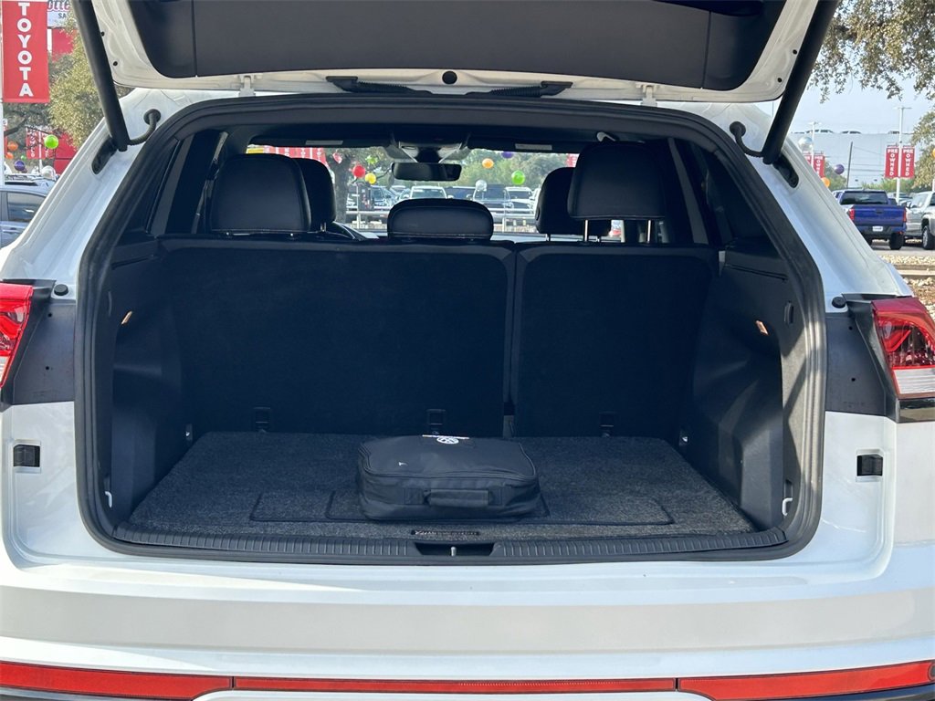 Used 2022 Volkswagen Atlas Cross Sport SEL R-Line image 13