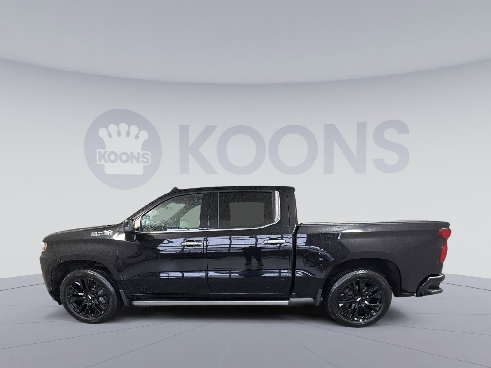 Used 2020 Chevrolet Silverado 1500 High Country w/ Technology Package image 2