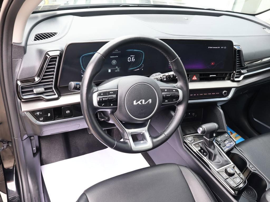 Used 2025 Kia Sportage EX w/ Premium Package image 24
