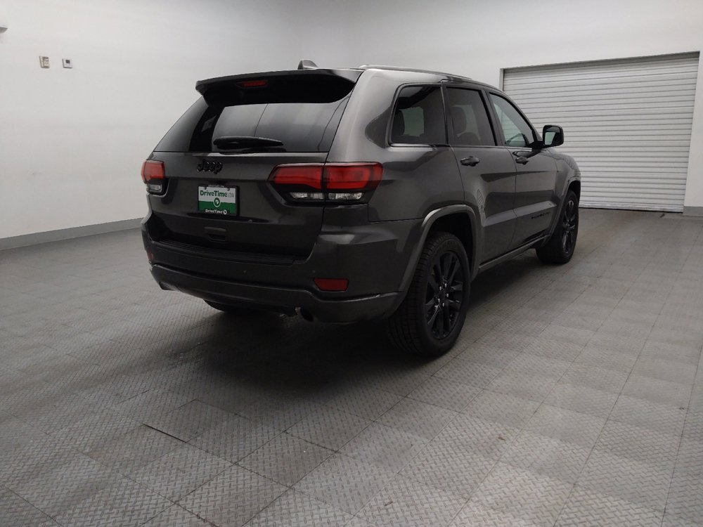 Used 2020 Jeep Grand Cherokee Altitude RWD image 9