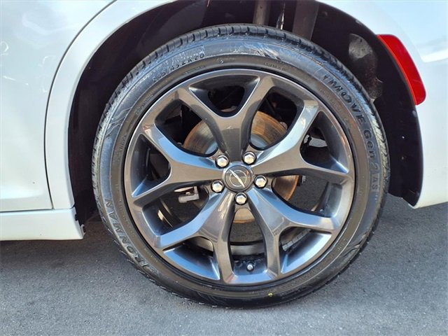 Used 2022 Chrysler 300 S image 7