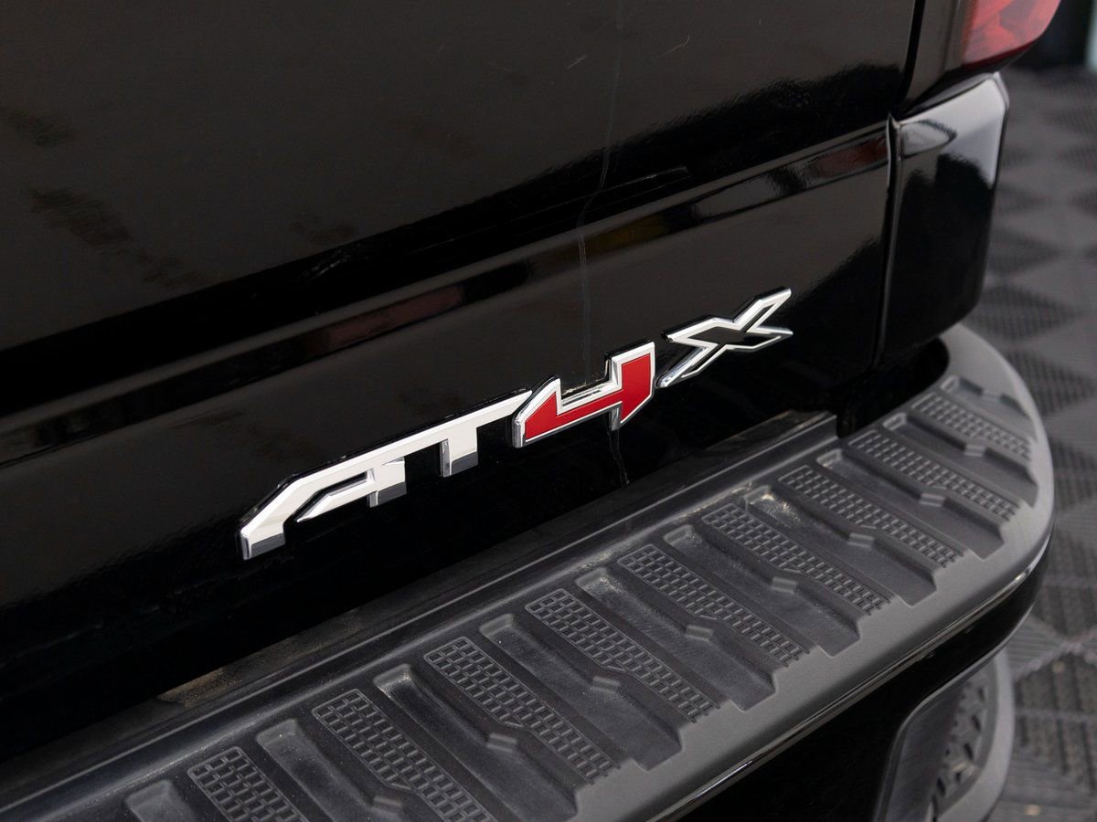 Used 2025 GMC Sierra 1500 AT4X image 9