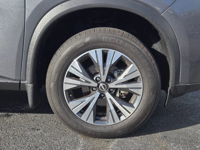 Used 2023 Nissan Rogue SV image 26