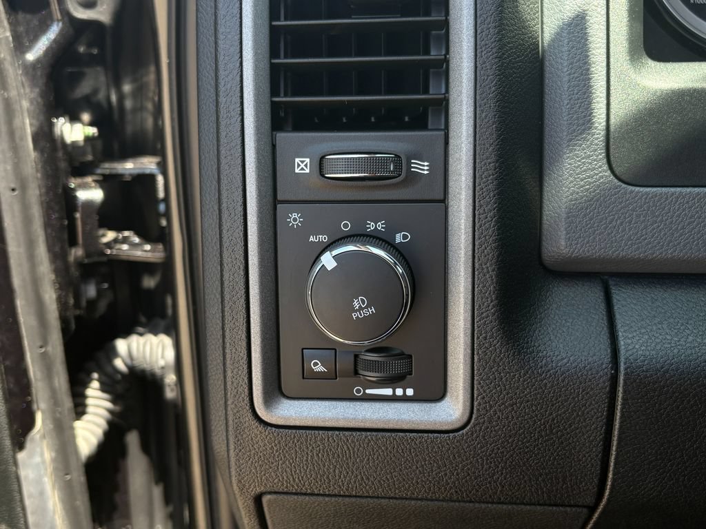 Used 2019 RAM 1500 Express w/ Wheel & Sound Group AWD/4WD image 17
