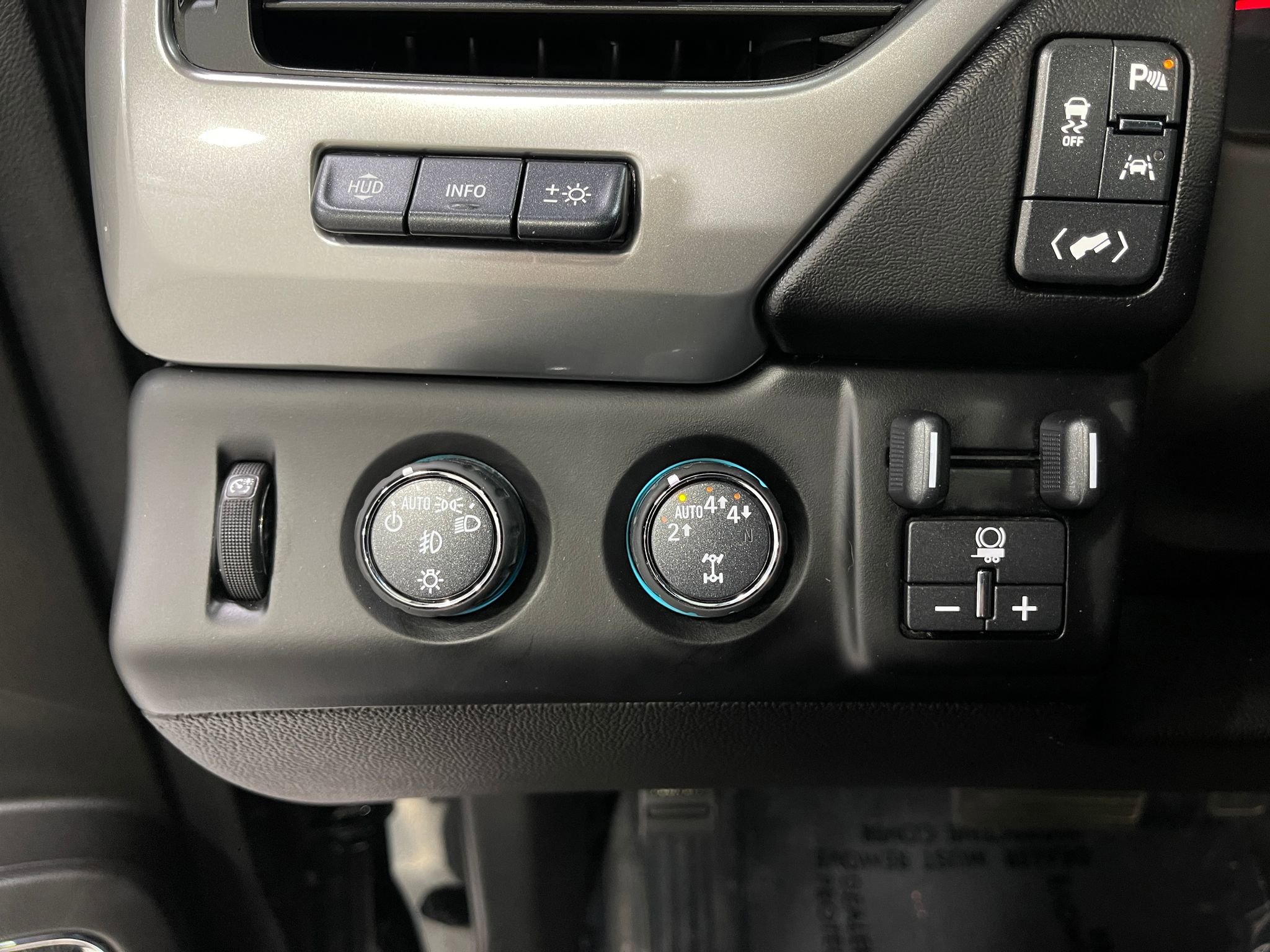 Used 2019 Chevrolet Tahoe Premier AWD/4WD image 22