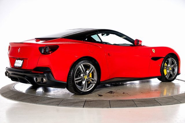 Used 2019 Ferrari Portofino image 2