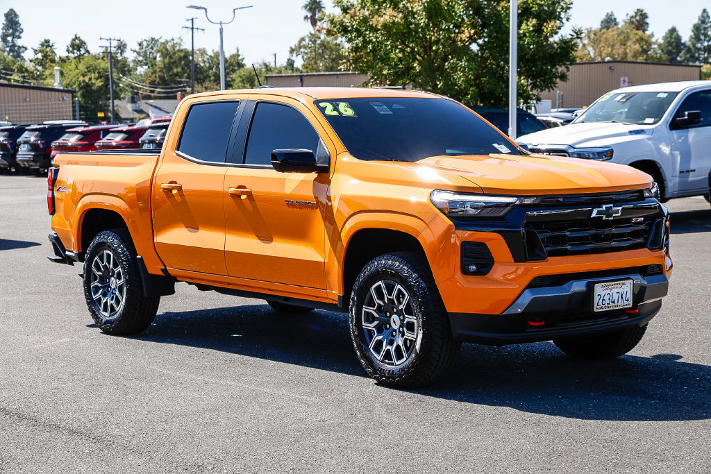 Used 2026 Chevrolet Colorado Z71 w/ Technology Package AWD/4WD image 5