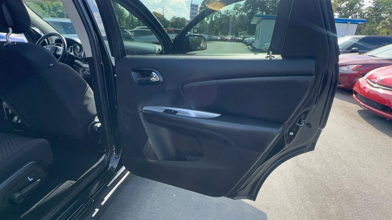 Used 2015 Dodge Journey SXT w/ Flexible Seating Group FWD image 36