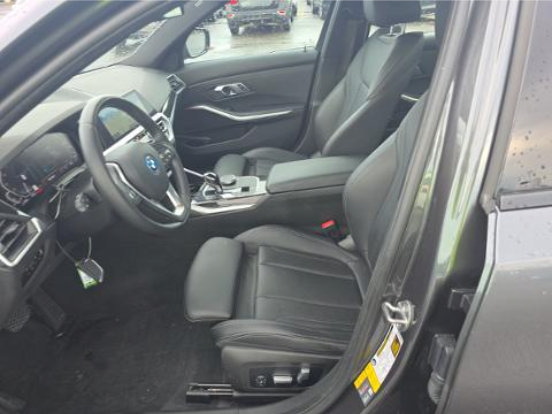 Used 2022 BMW 330e w/ Driving Assistance Package RWD image 4
