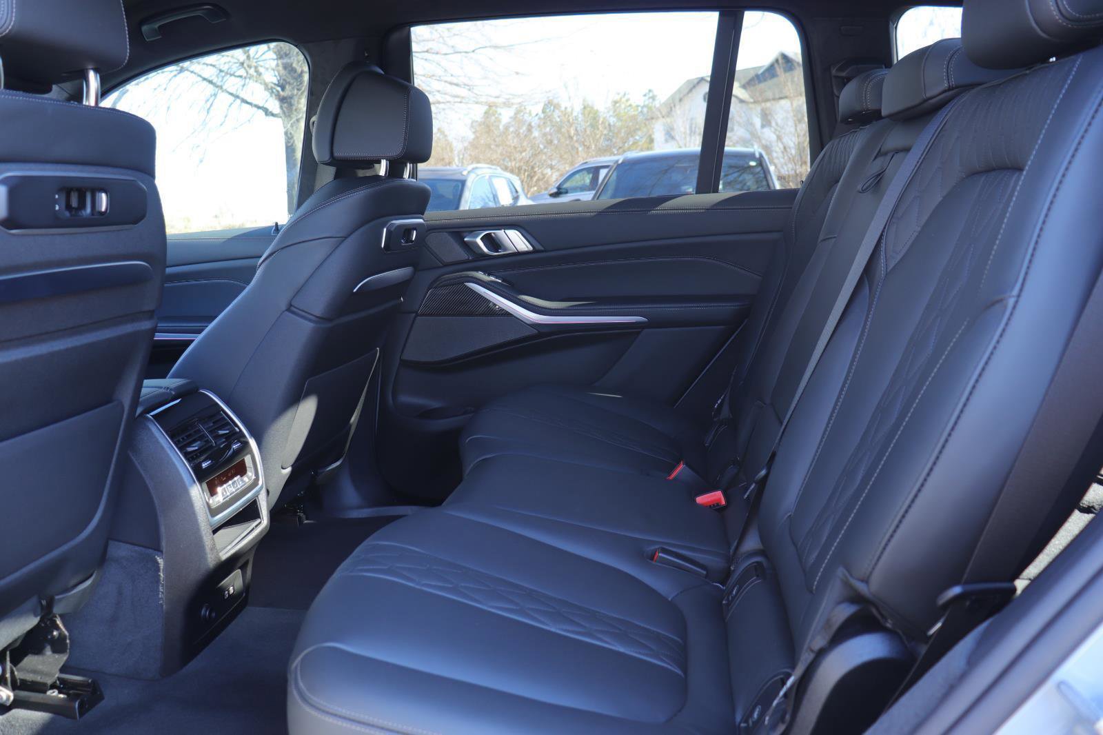 Used 2025 BMW X7 M60i image 13