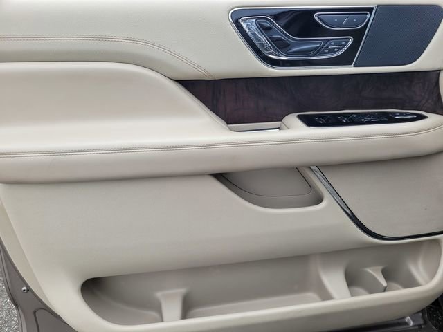 Used 2020 Lincoln Navigator Reserve image 17
