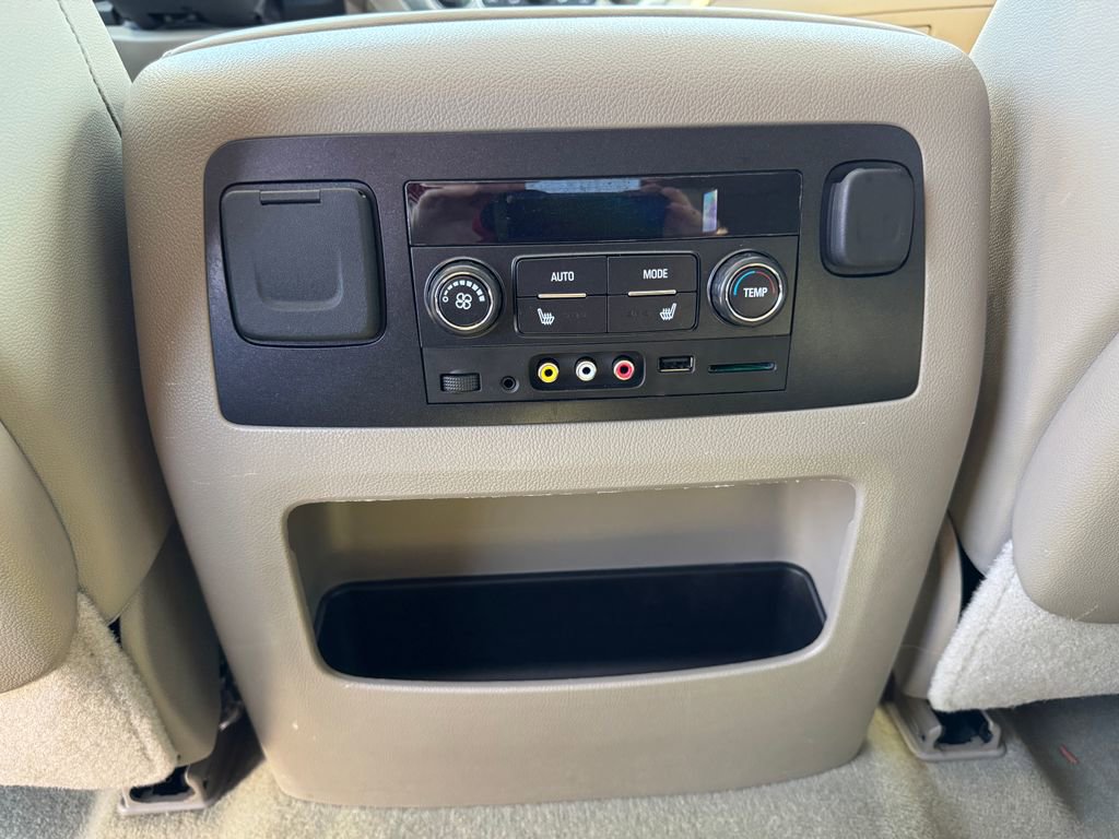 Used 2016 GMC Yukon SLT w/ Open Road Package AWD/4WD image 39
