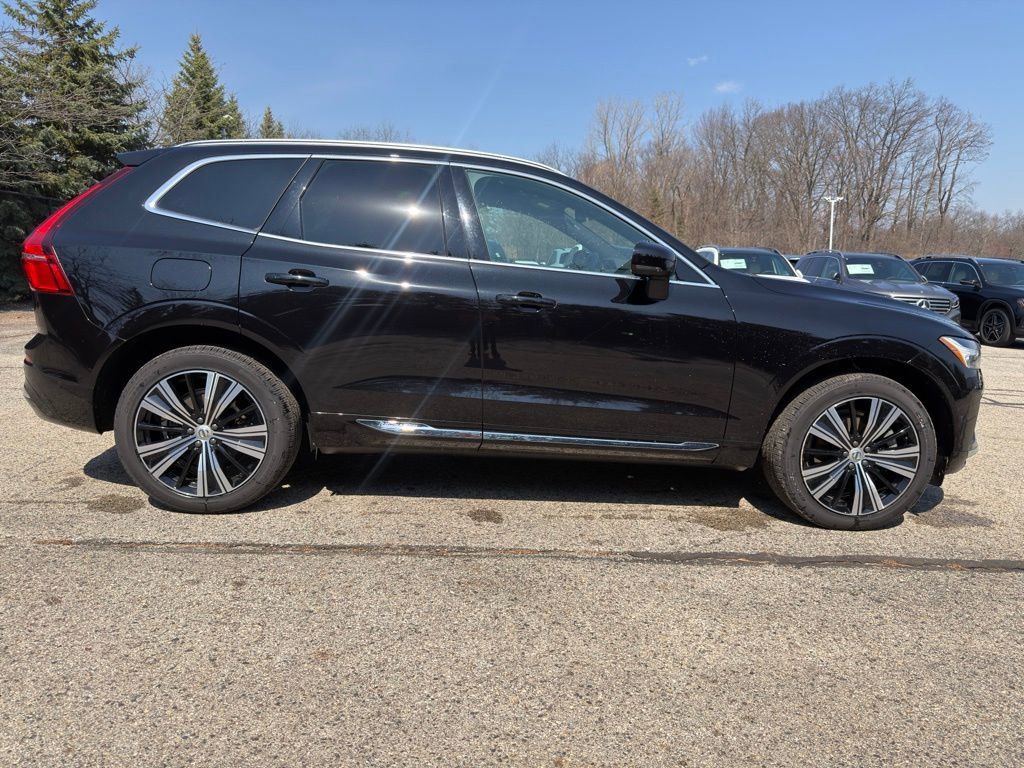 Used 2023 Volvo XC60 T8 Plus image 8