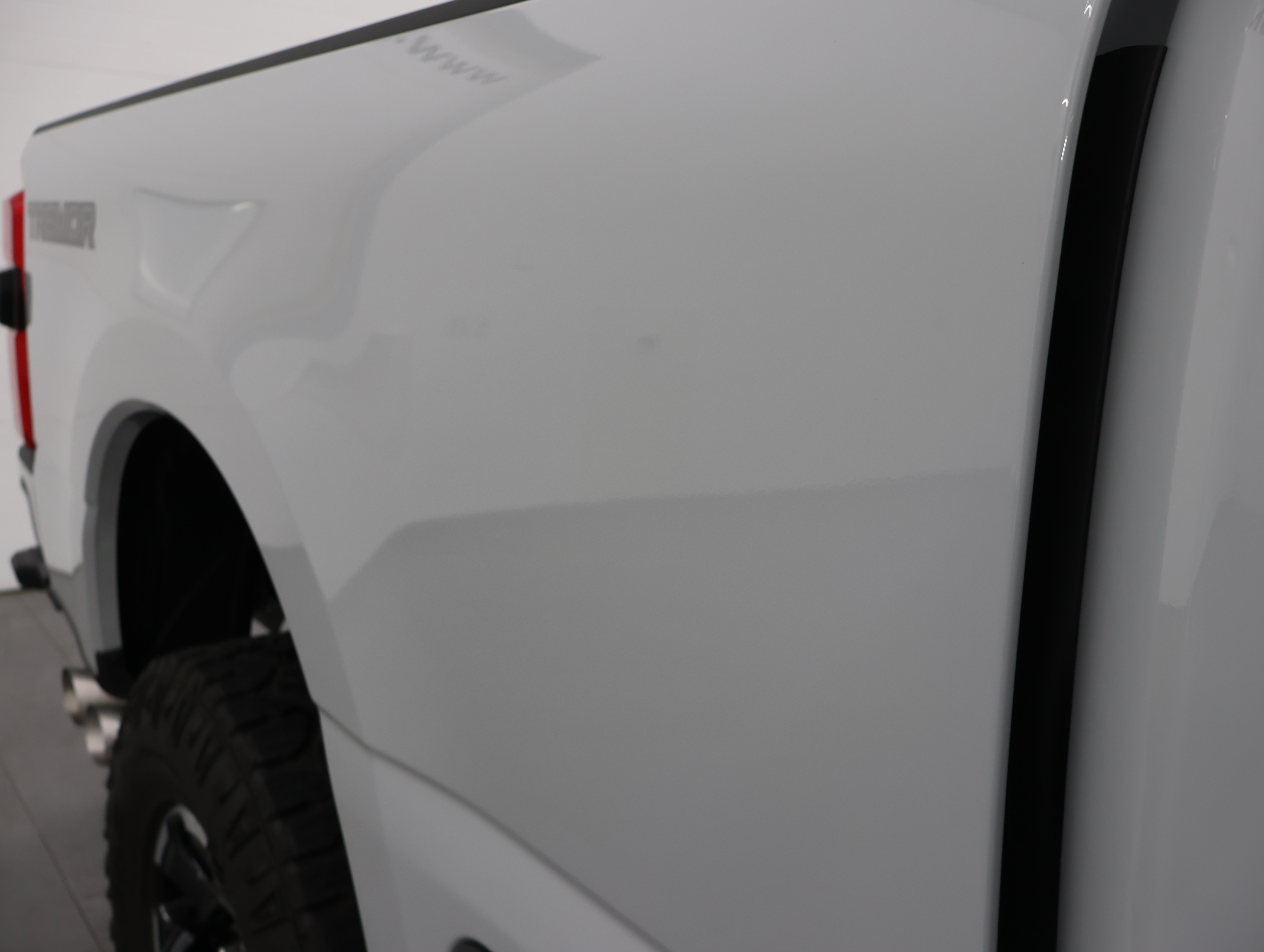 Used 2025 Ford F250 XLT w/ Black Appearance Package AWD/4WD image 30