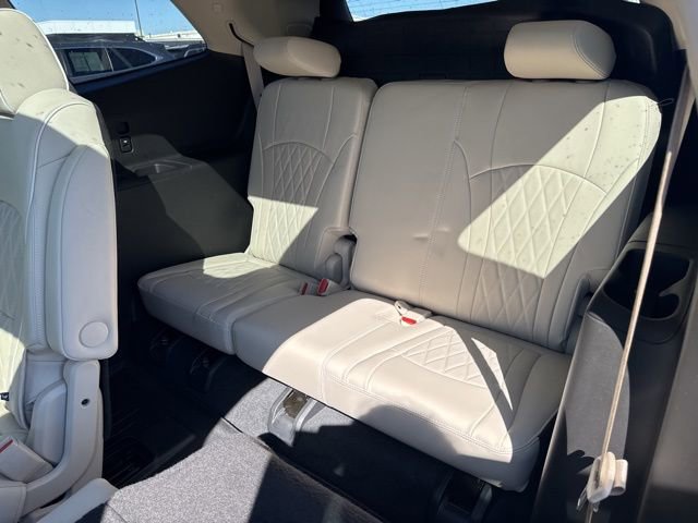 Used 2024 Buick Enclave Avenir w/ Avenir Technology Package image 25