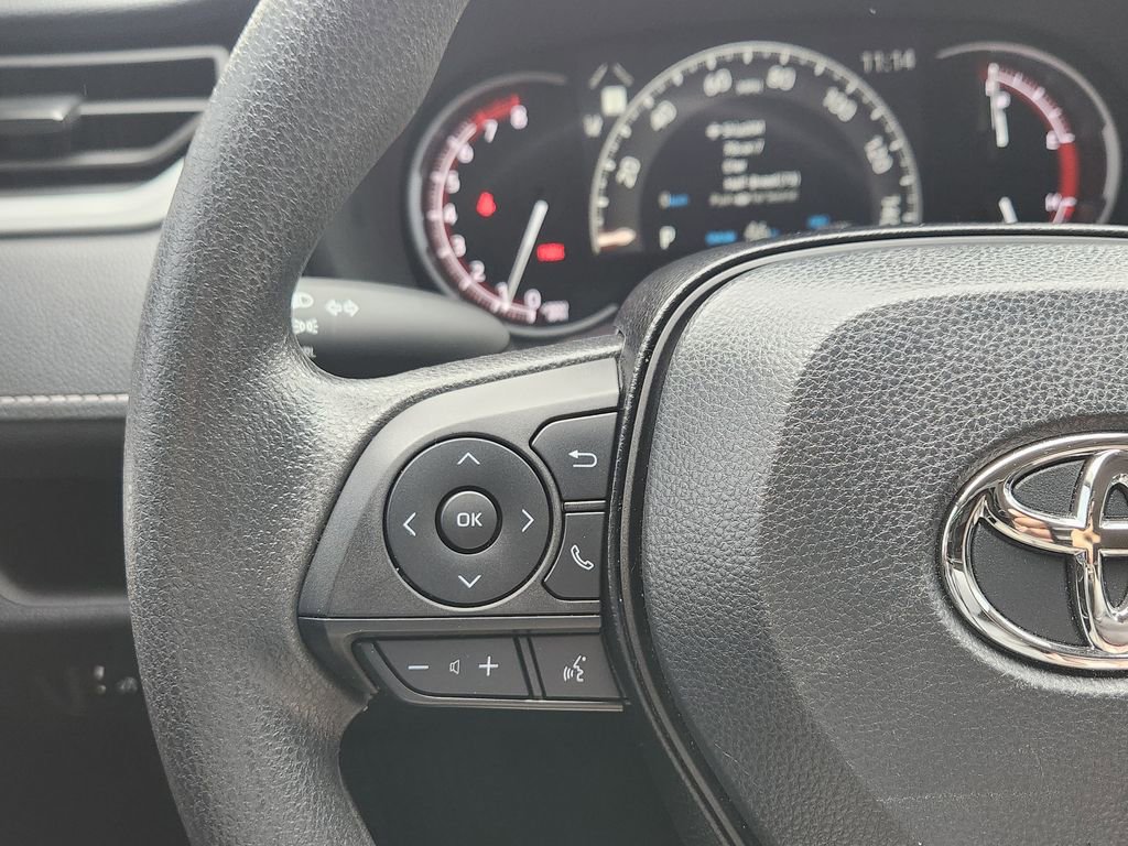 Used 2024 Toyota RAV4 LE AWD/4WD image 17