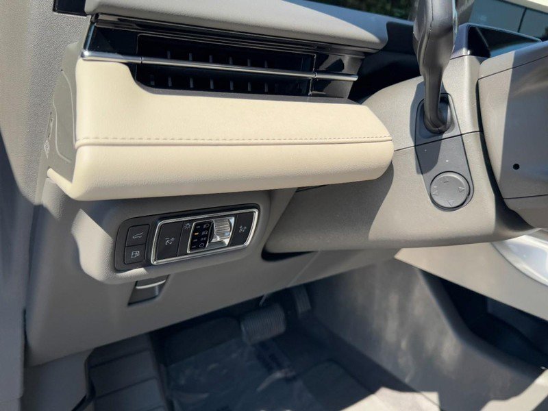 Certified 2024 Lincoln Nautilus Premier image 14