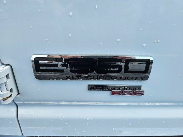 Used 2011 Ford E-350 and Econoline 350 XLT RWD image 36