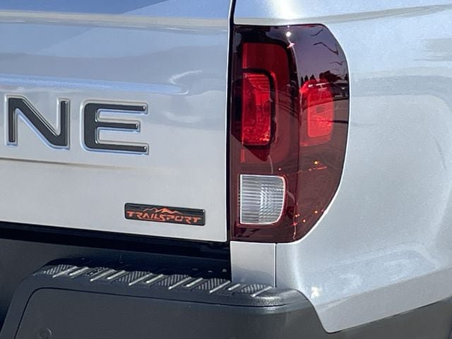 Used 2025 Honda Ridgeline TrailSport image 6