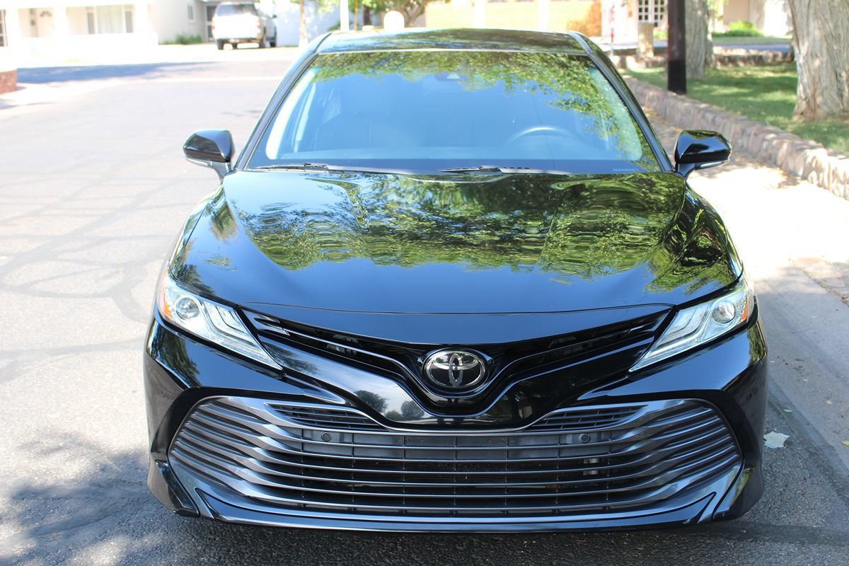 Used 2018 Toyota Camry XLE FWD image 4