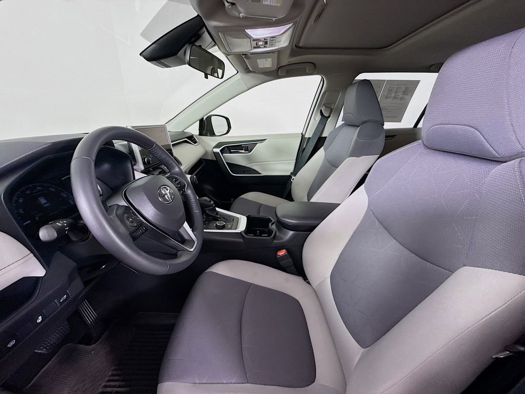 Used 2023 Toyota RAV4 XLE w/ Convenience Package image 23