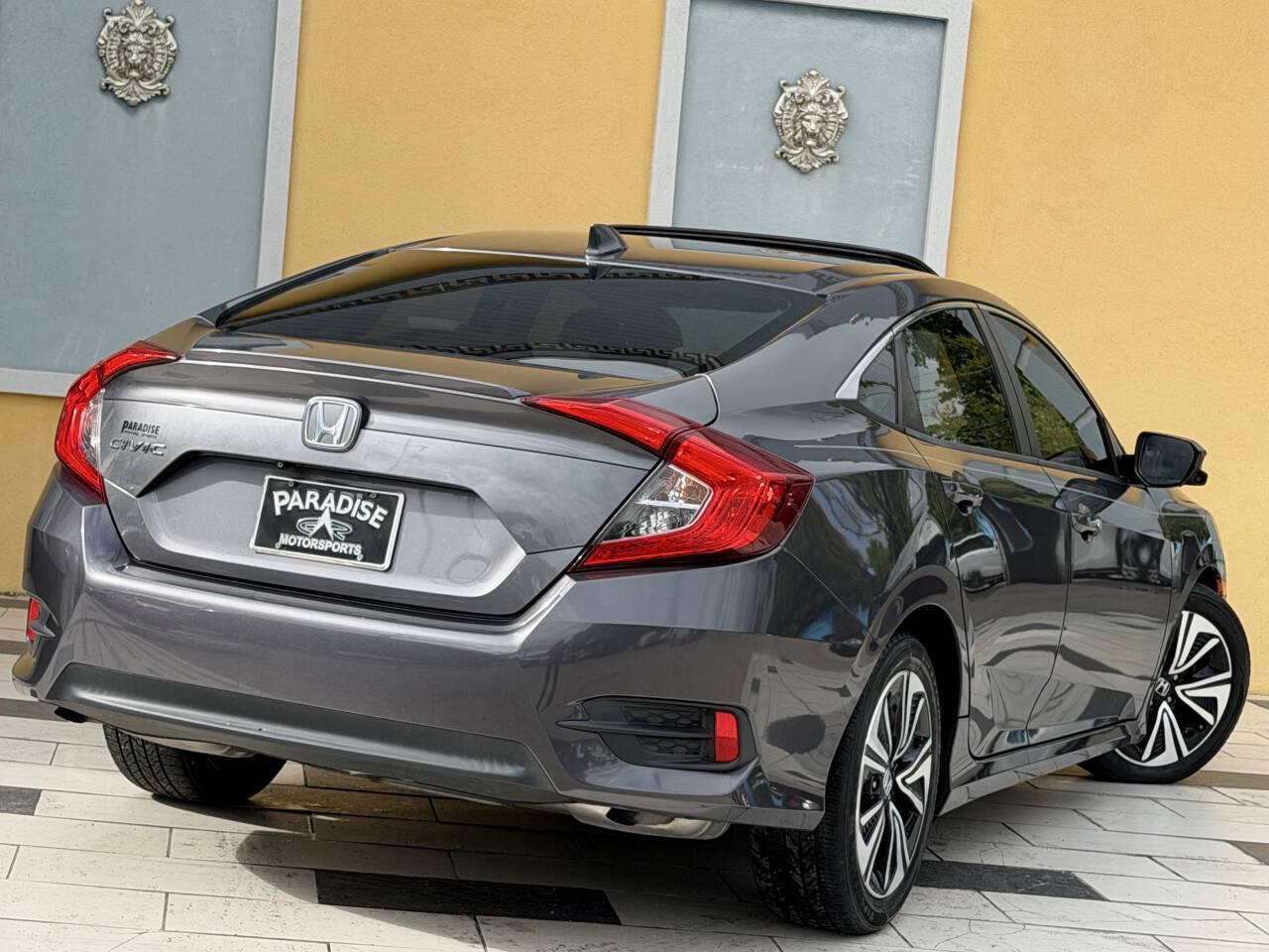 Used 2017 Honda Civic EX-T image 4
