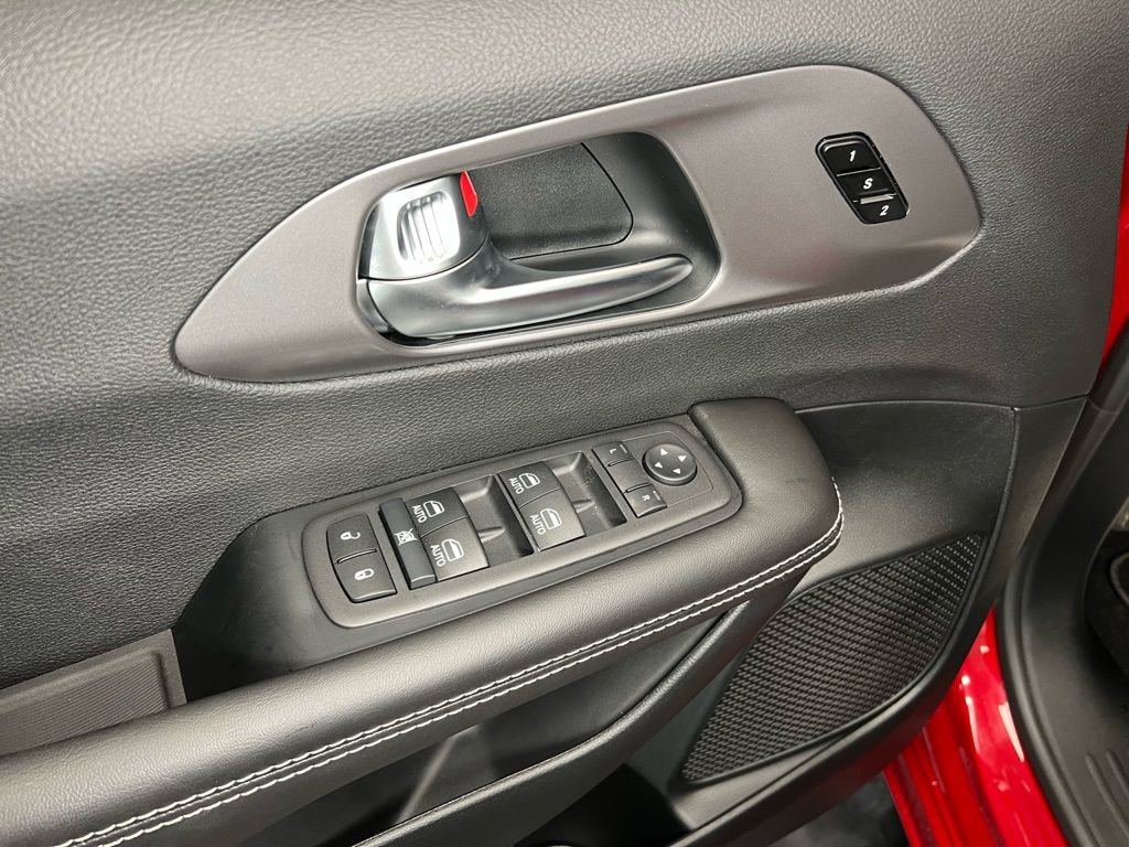 New 2026 Chrysler Pacifica Select FWD image 13