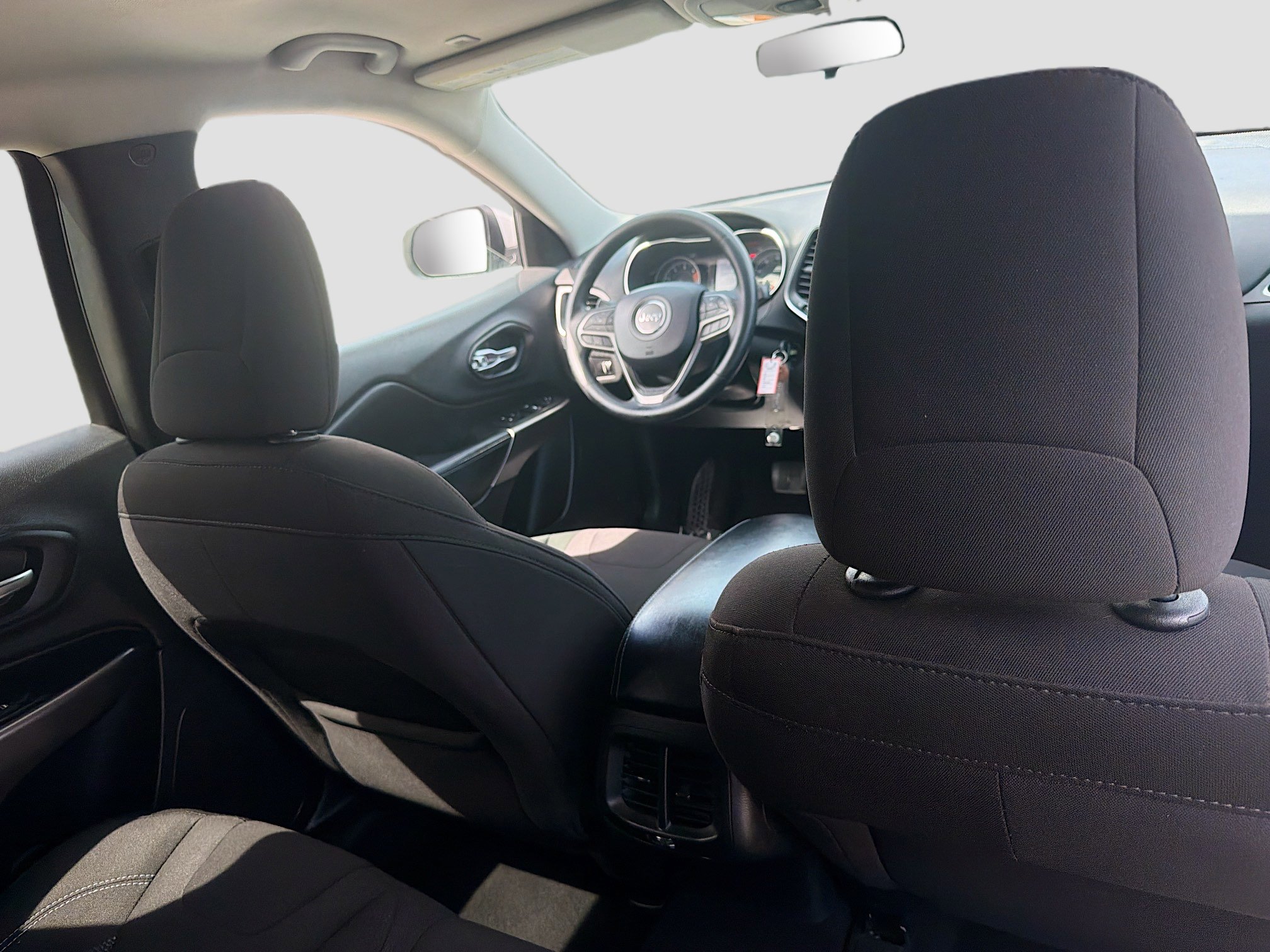 Used 2019 Jeep Cherokee Latitude w/ Popular Appearance Group AWD/4WD image 28