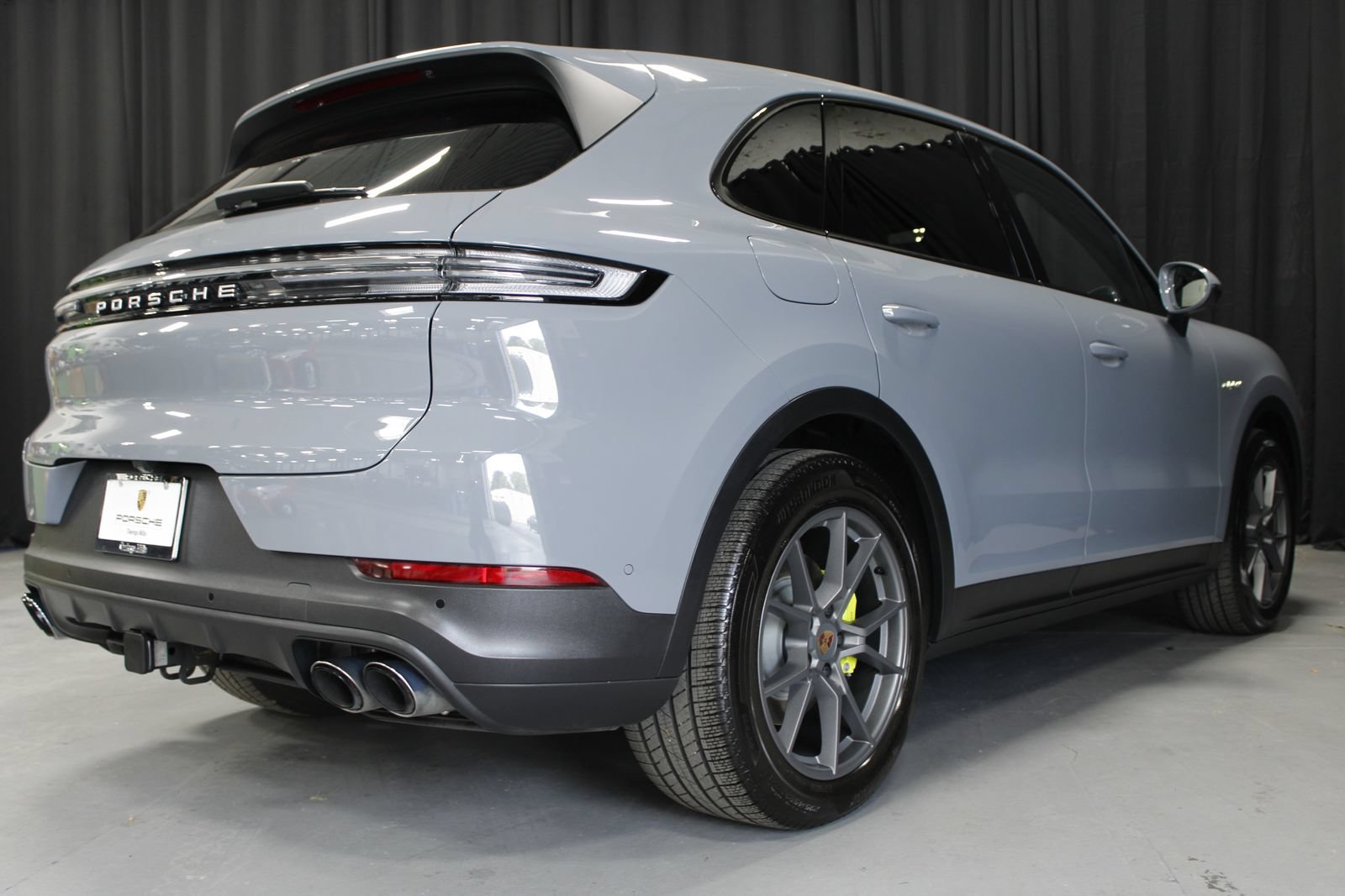 New 2026 Porsche Cayenne E-Hybrid AWD/4WD image 3
