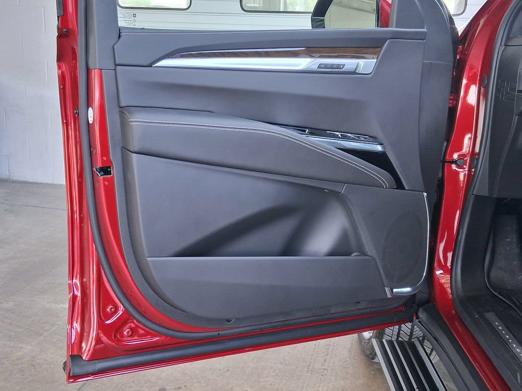 New 2026 Cadillac Escalade Platinum Sport w/ LPO, Floor Liner Package AWD/4WD image 17