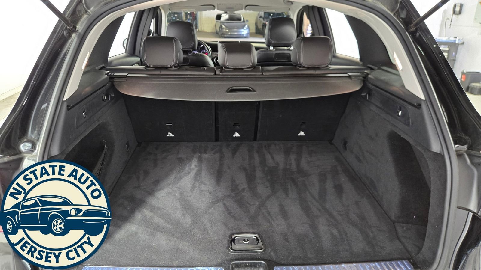 Used 2019 Mercedes-Benz GLC 300 4MATIC w/ Premium Package image 29