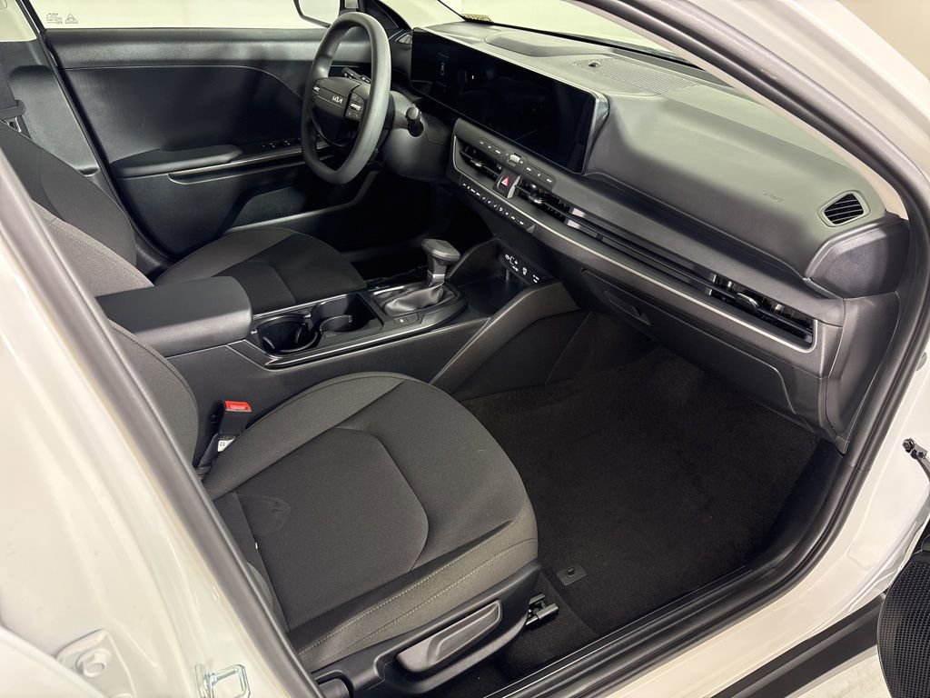 New 2026 Kia K4 FWD image 14