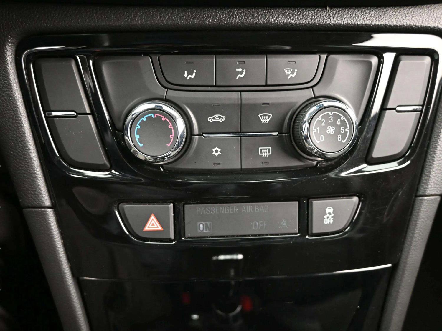 Used 2020 Buick Encore Preferred image 13