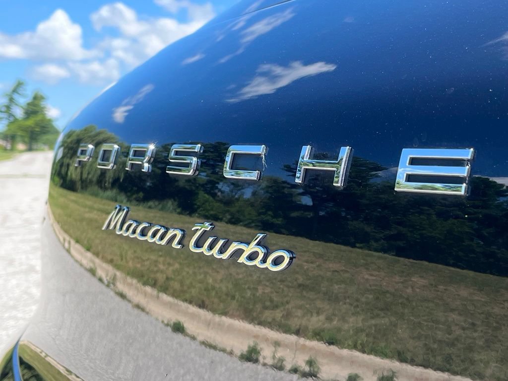 Used 2016 Porsche Macan Turbo AWD/4WD image 14