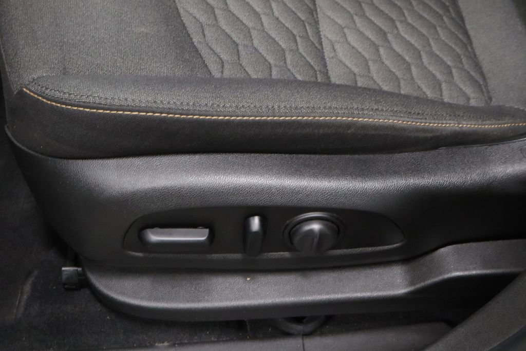 Used 2021 Chevrolet Equinox LT image 24