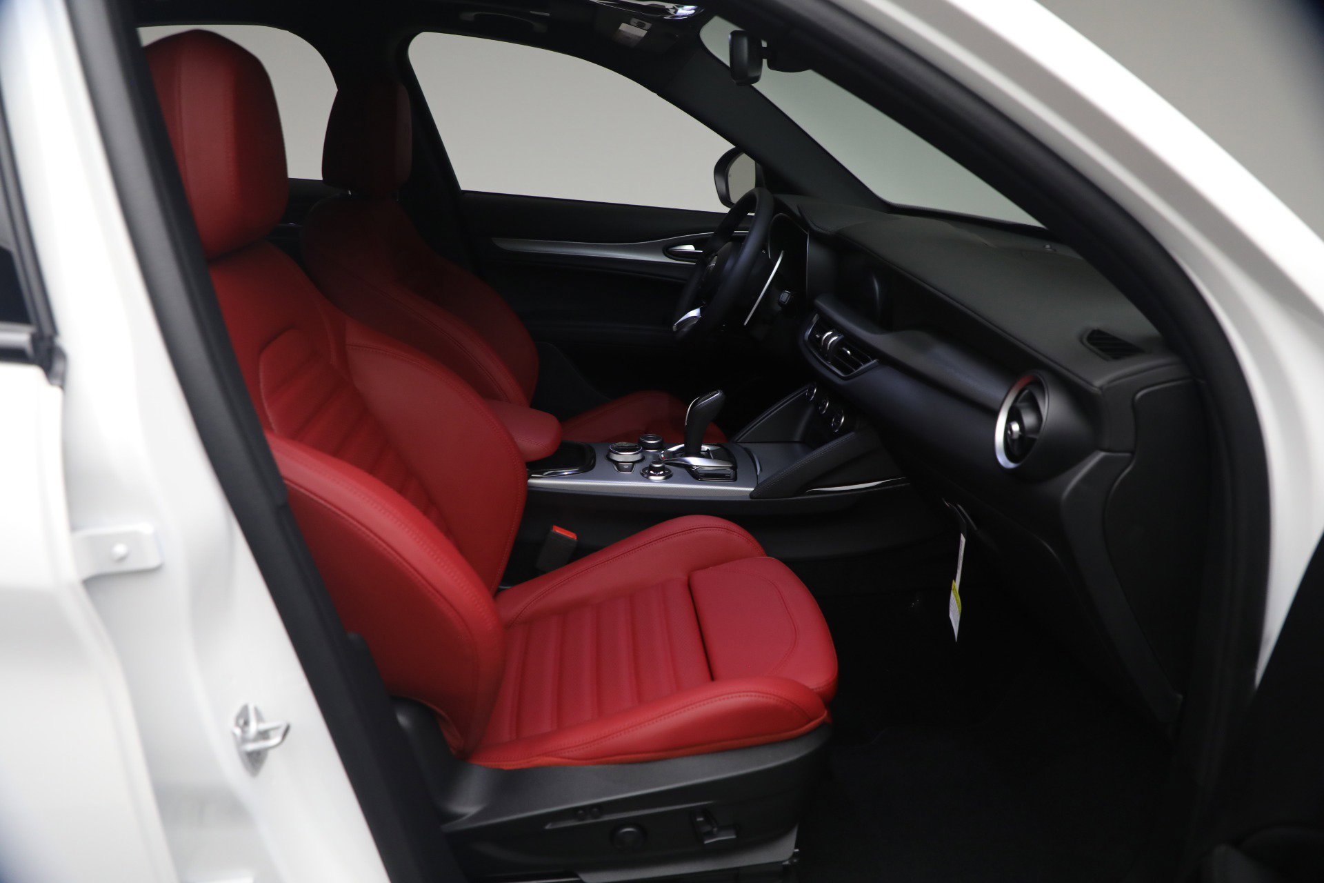 New 2026 Alfa Romeo Stelvio Sprint AWD/4WD image 14