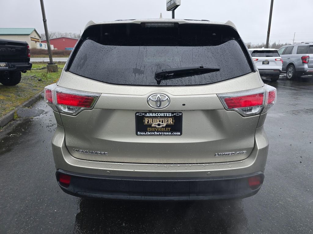 Used 2016 Toyota Highlander Limited AWD/4WD image 4