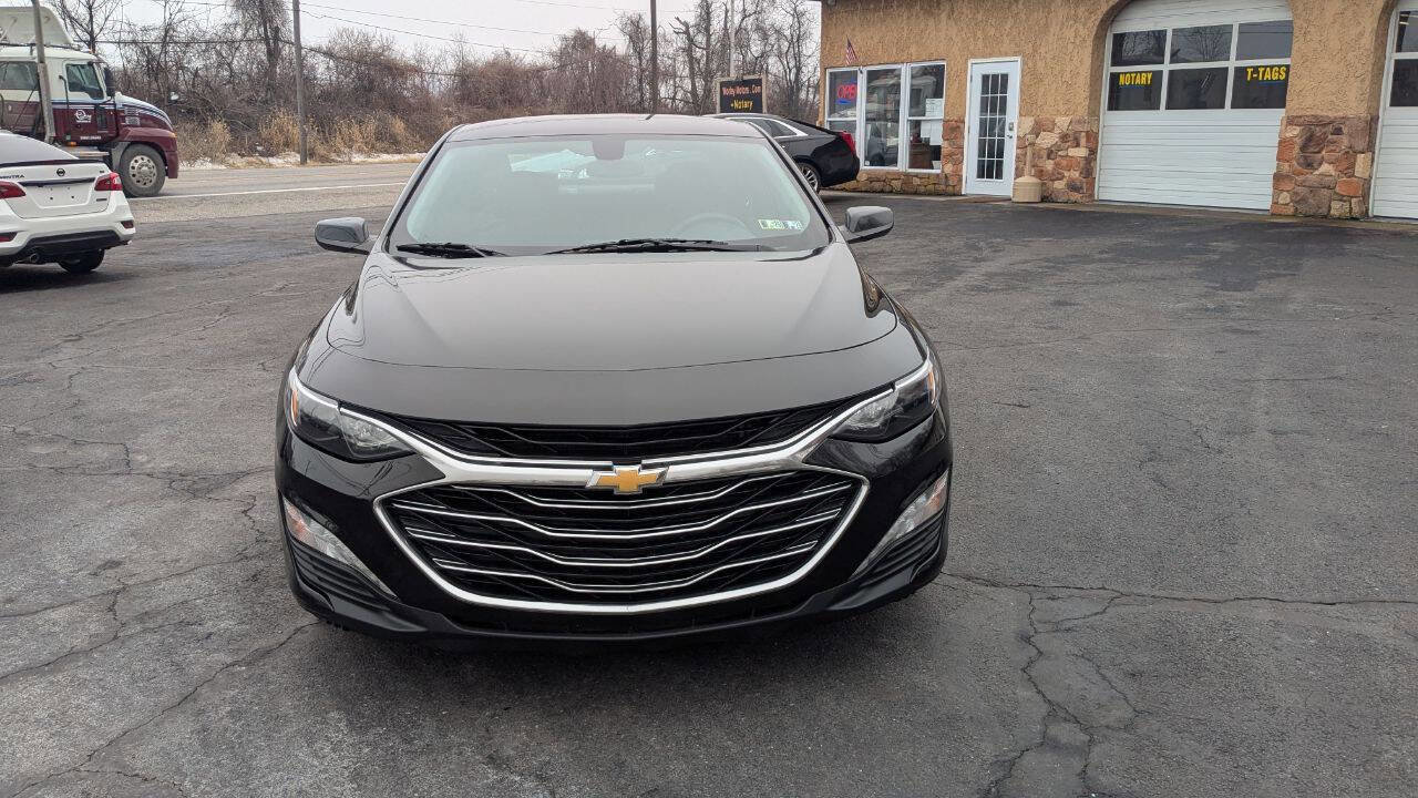 Used 2019 Chevrolet Malibu LT FWD image 2