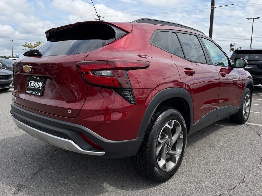 Used 2024 Chevrolet Trax LT w/ LT Convenience Package FWD image 7