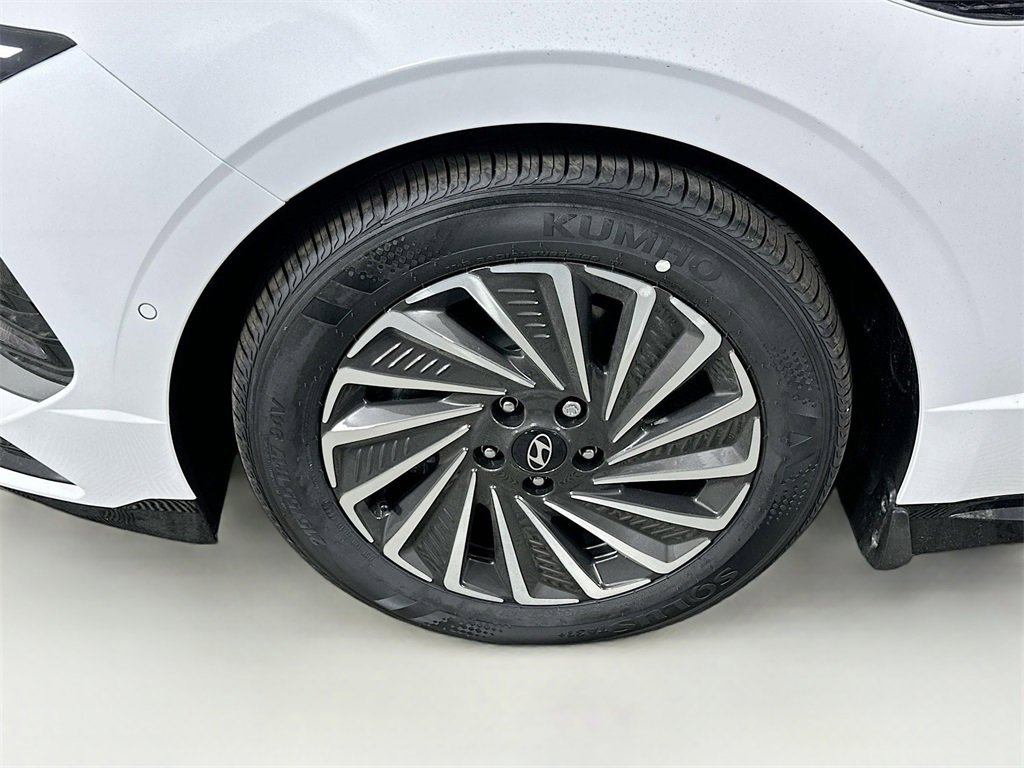 New 2025 Hyundai Sonata Limited image 20